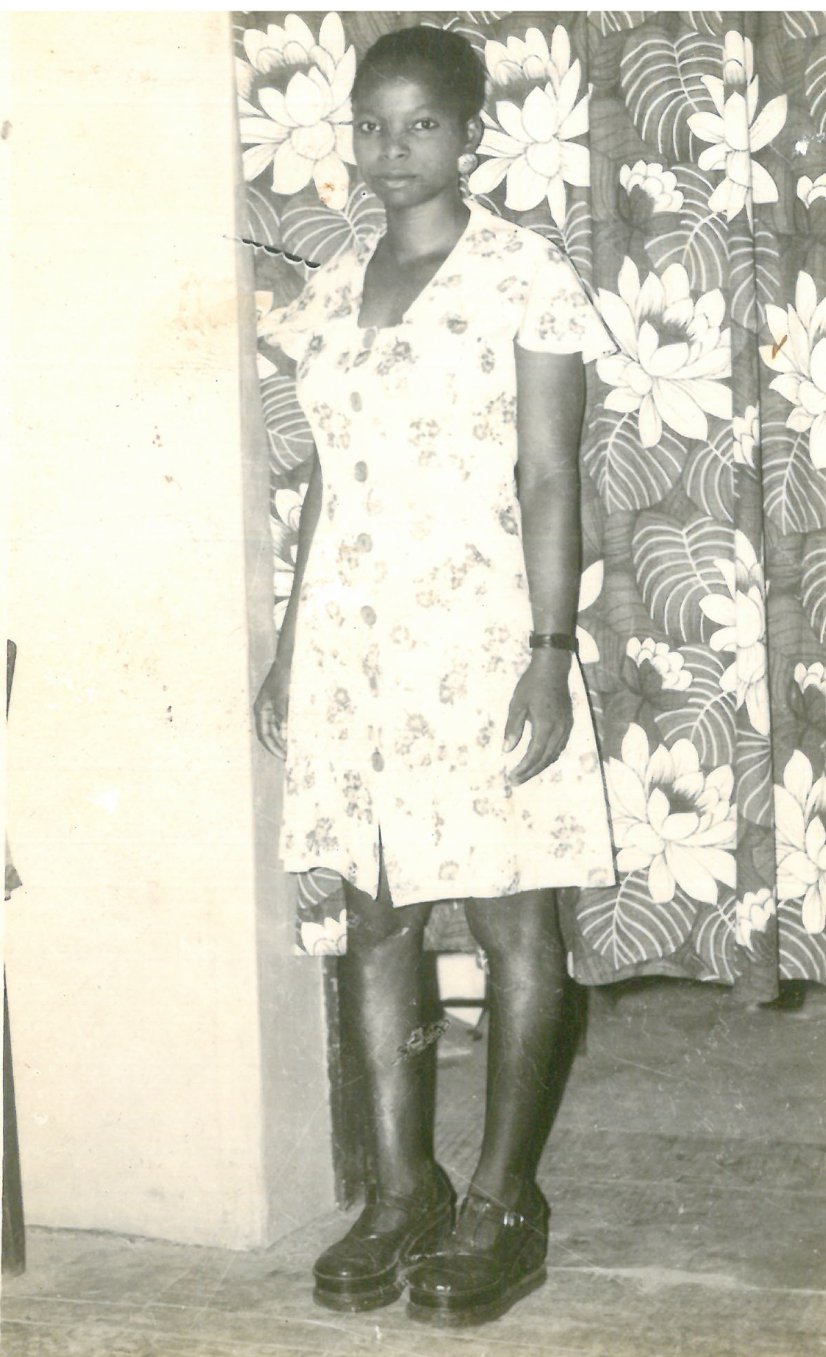 Mummy at a photography studio as a spinster