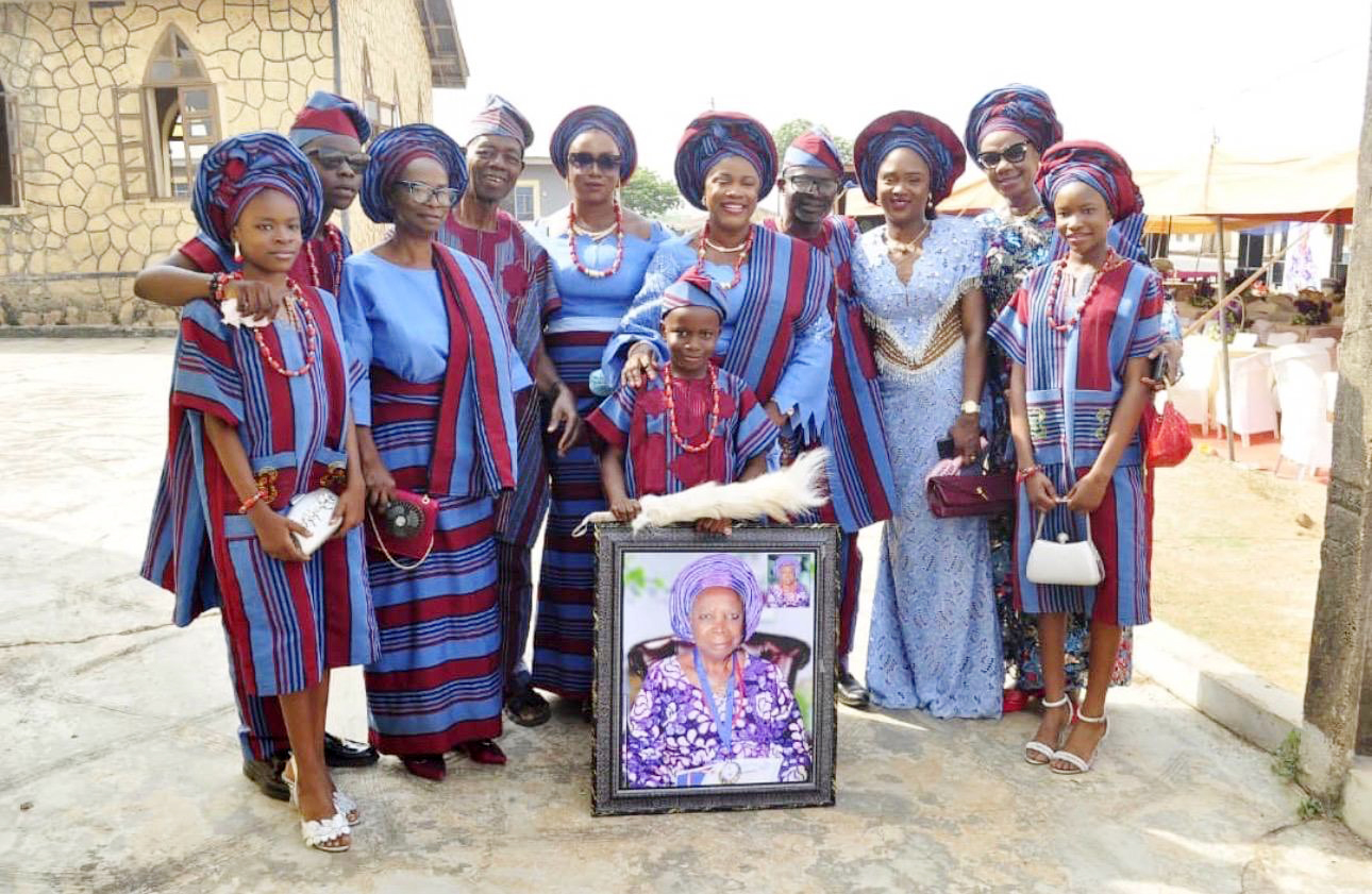 Mummy with her family at the funeral service of her mother, Late Olori Susan Beatrice Bejide Fakorede